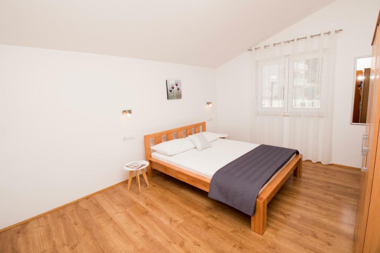 Liber Apartment *