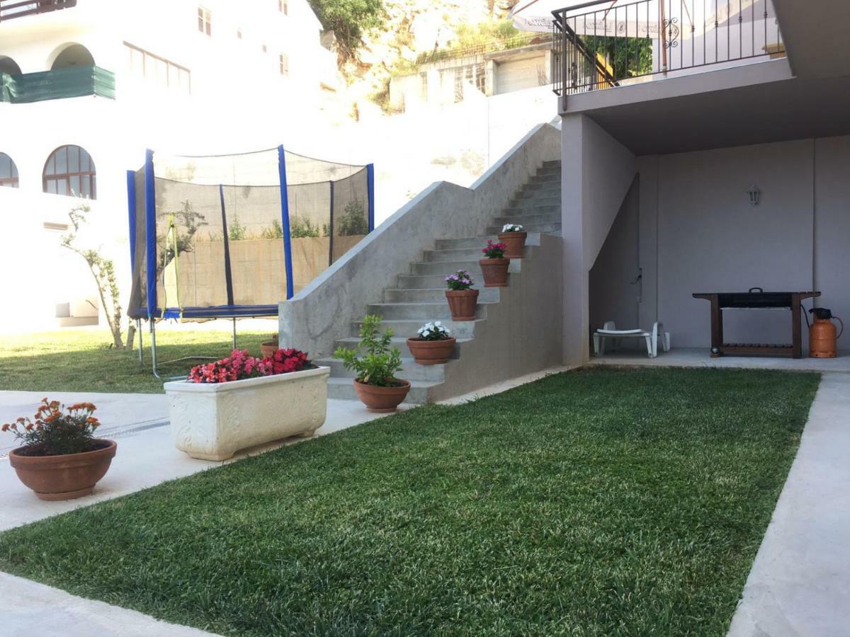 Liber Apartment *